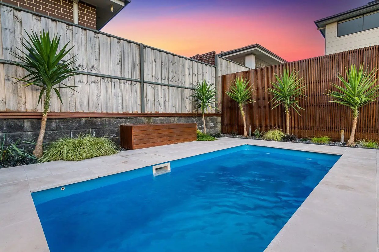 4m-Cleopatra_Pacific-Blue-Spice_Box-Hill_285