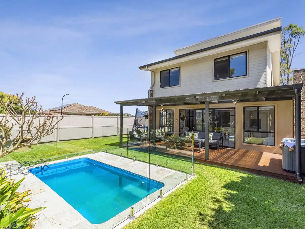 4m-Cleopatra_Pacific-Blue-Spice_Mona-Vale_127