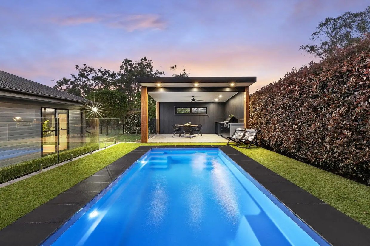 6m-Slimline_Crystal-Sapphire_Reedy-Creek_525
